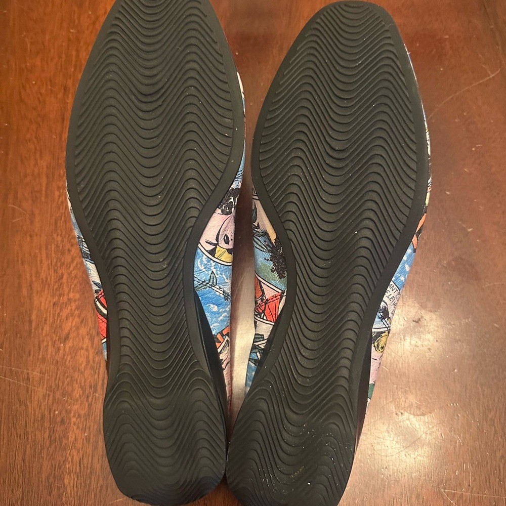 Size 10M J. Renee’s leather comic print mules with center goring black soles - Picture 4 of 4
